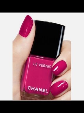 CHANEL Le Vernis Nail Polish - Vivid Fuchsia